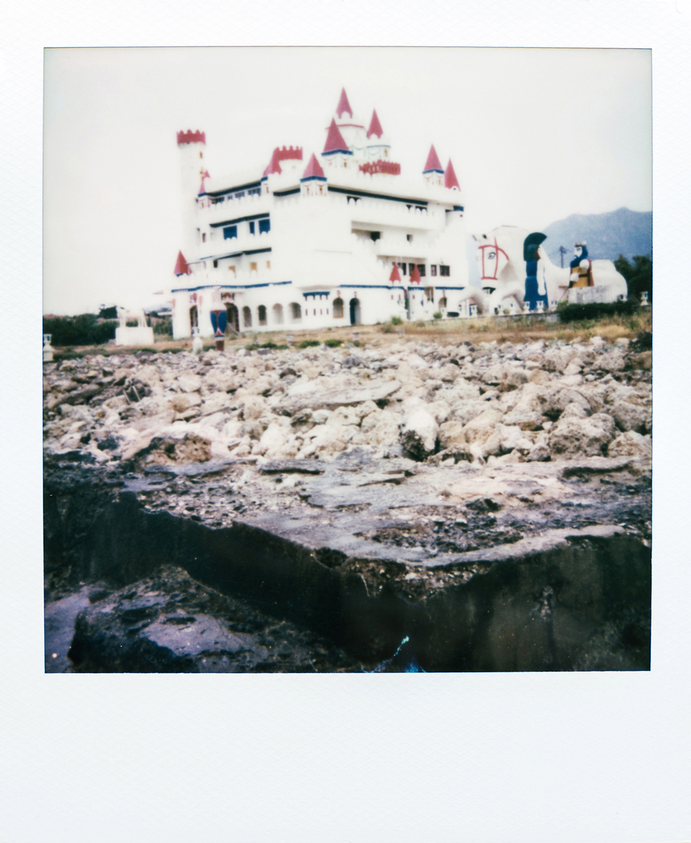 outside the box 01 photo by © karol jarek (2)